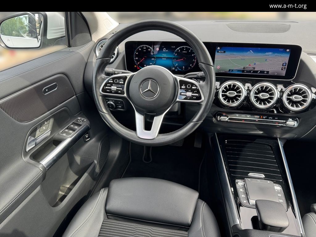 MERCEDES-BENZ GLA 200