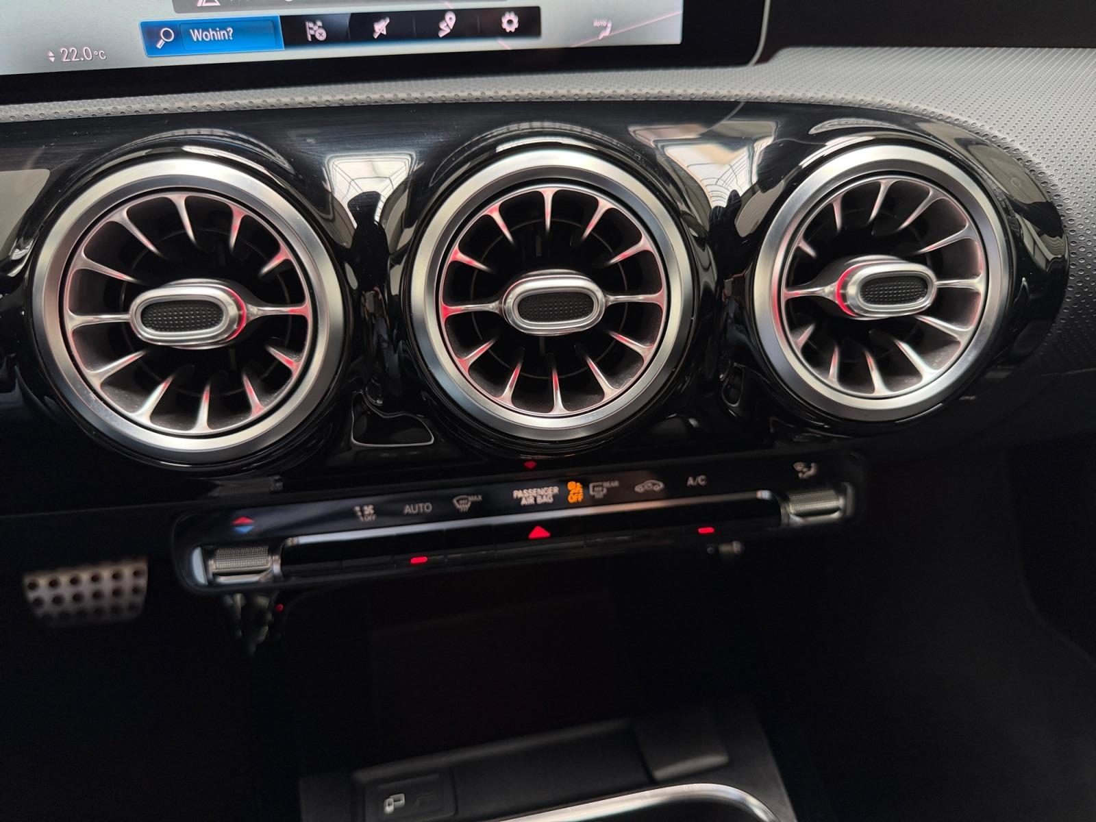 Mercedes-Benz A 220 AMG DCT+MBUX+MULTIBEAM+AKTIVPARK+KAMERA+19