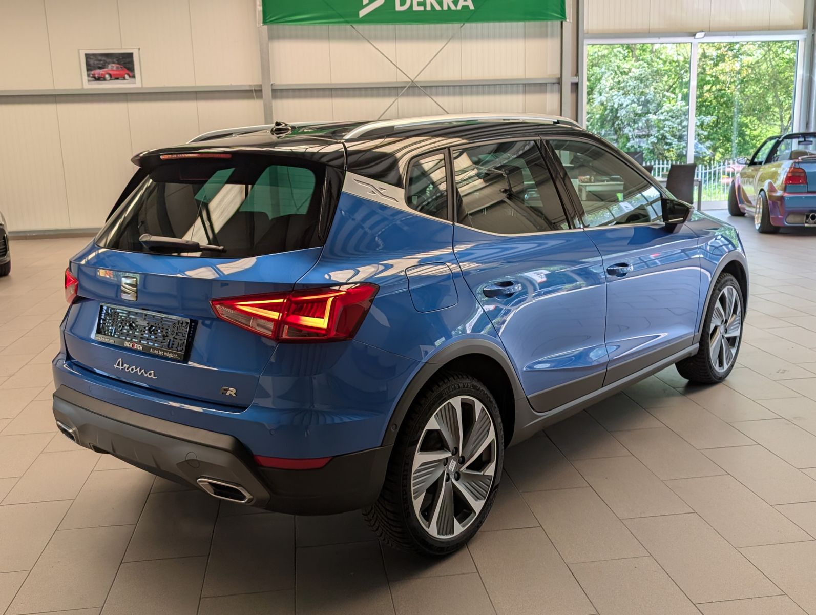 Fahrzeugabbildung SEAT Arona 1.0 TSI FR DSG LED Dinamica ACC AHK Kamera