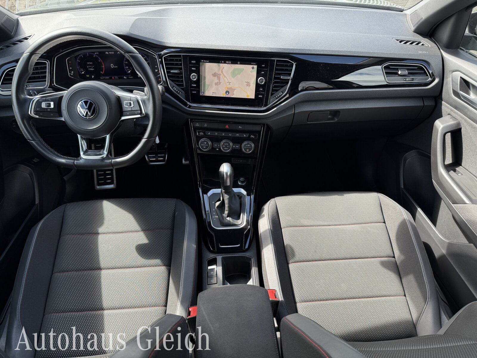 Fahrzeugabbildung Volkswagen T-Roc 1.5 TSI Sport (EURO 6d) Navi/Styling/Autom