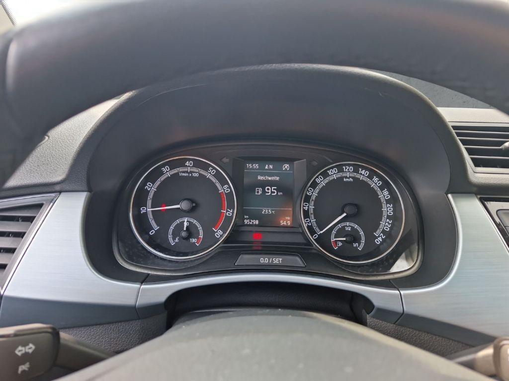 Fahrzeugabbildung SKODA Fabia Combi 1.0 TSI Ambition Pano Navi Klimaauto