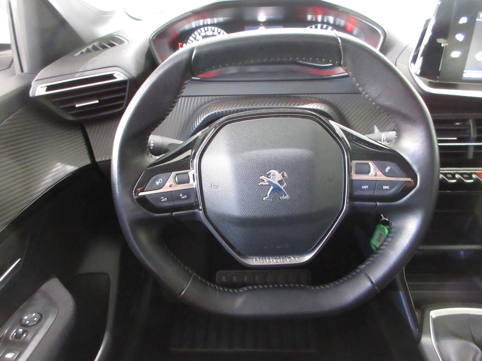 Fahrzeugabbildung Peugeot 208 Active 1.2T NAVI/LED/PDC/TEMPOMAT