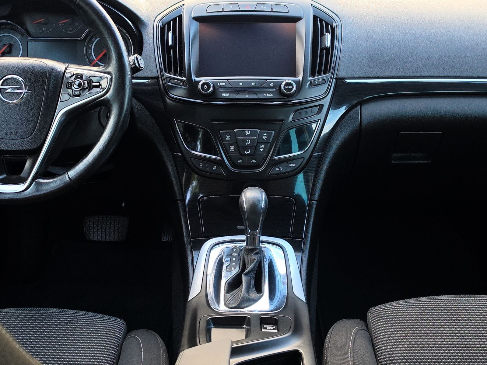 Fahrzeugabbildung Opel Insignia A Sports Tourer Innovation Automatik