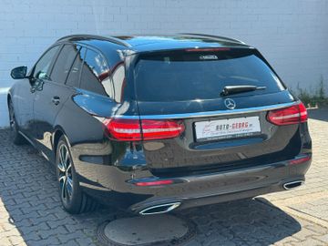 Mercedes E 200 - 4
