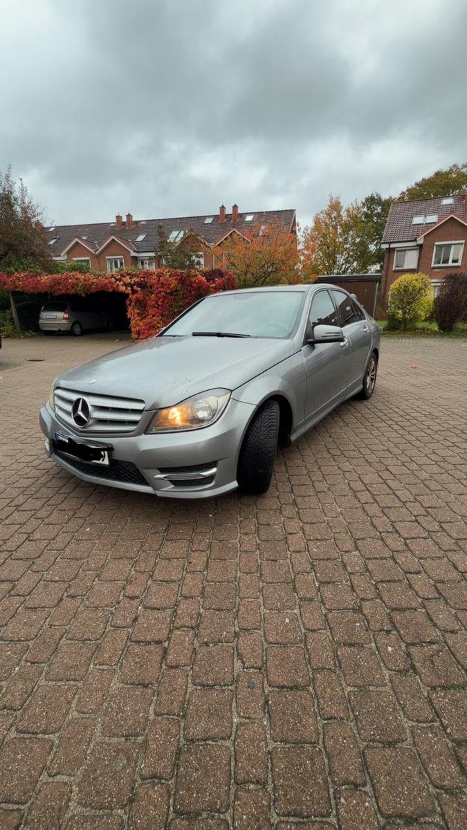 Mercedes-Benz C 220