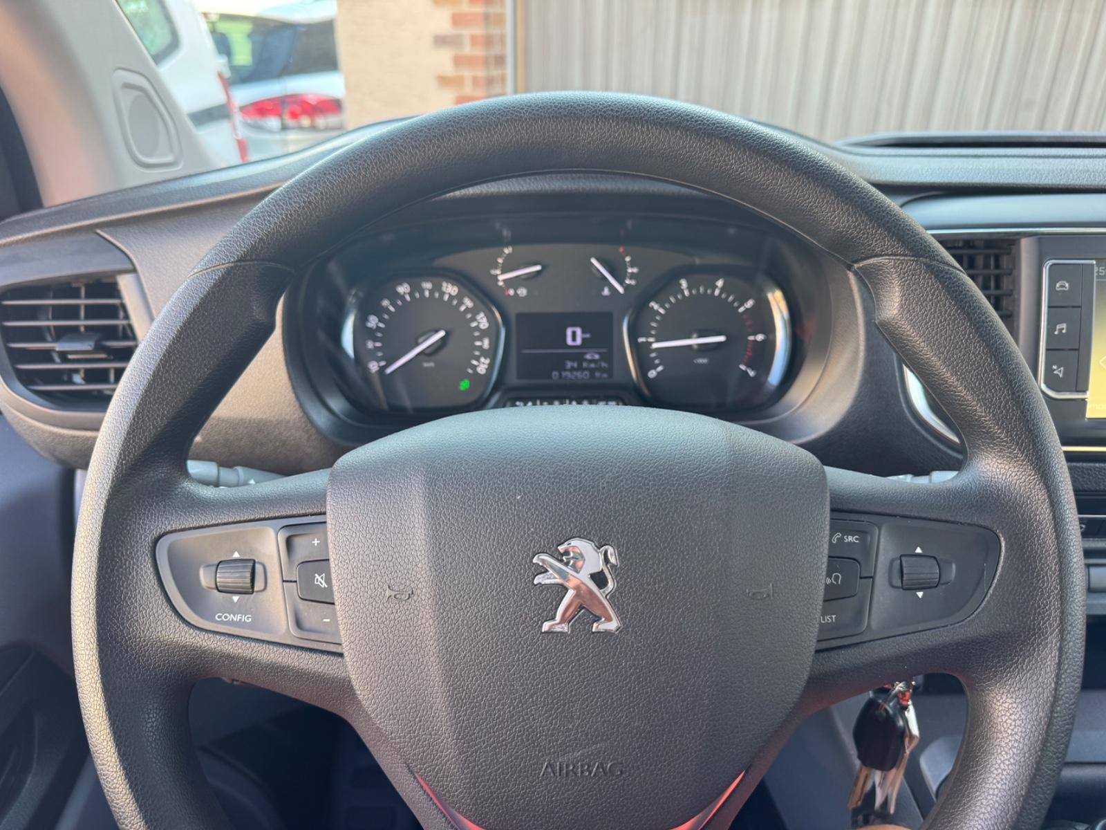 Peugeot Expert Traveller L2 8Sitzer 2xPDC+NAVI+Tempomat