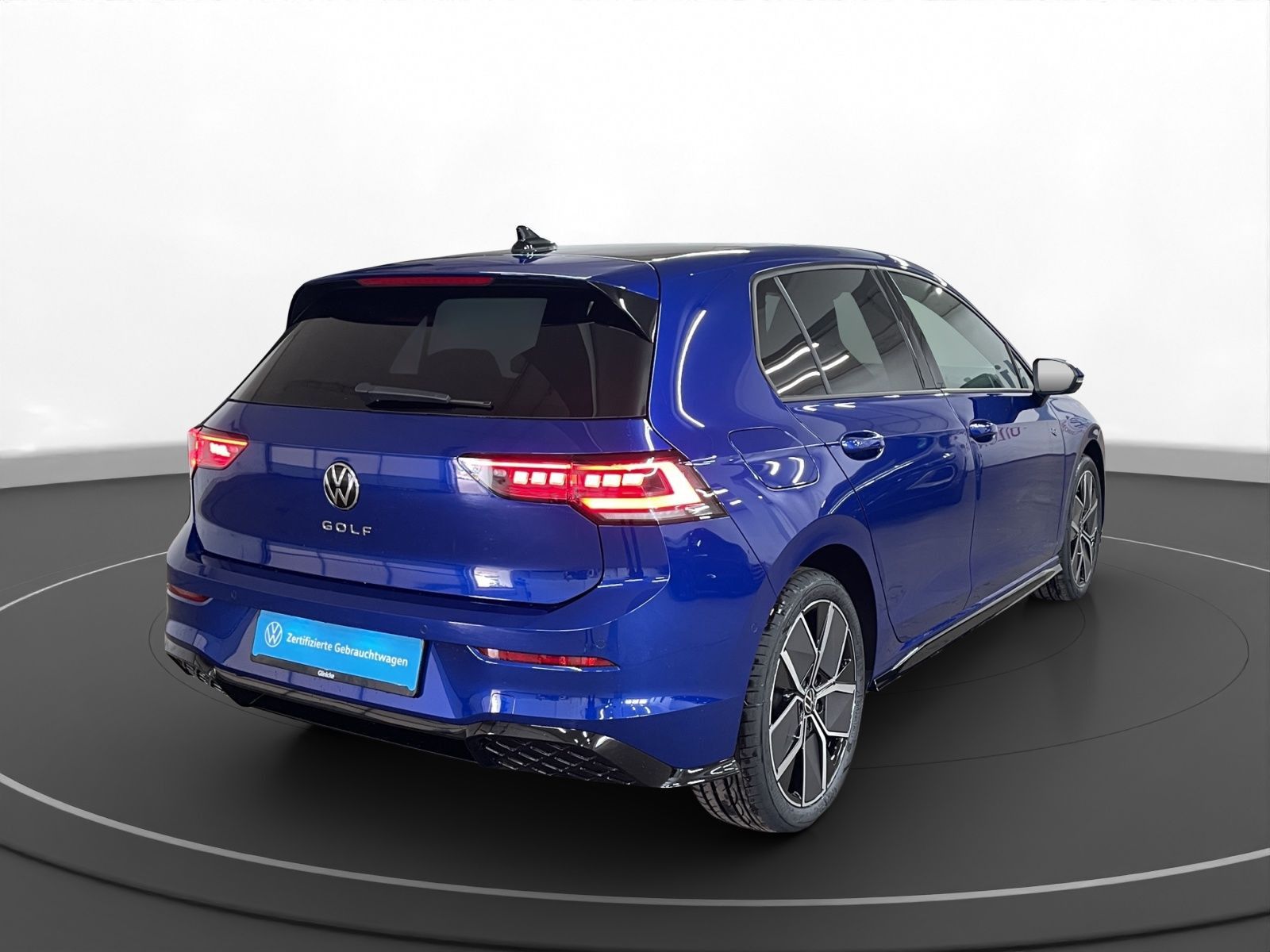 Volkswagen Golf VIII 2.0 TDI R-Line AHK Pano Matrix LM 18 foto 5