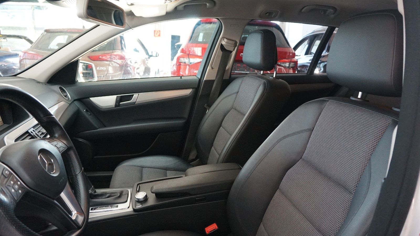 Fahrzeugabbildung Mercedes-Benz C 250 T Scheckheft Avantgarde