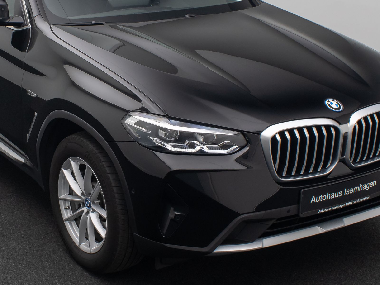 Fahrzeugabbildung BMW X3 xD30e DriveAss DAB Kamera HiFi WLAN Sportsitz