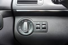 Fahrzeugabbildung Volkswagen Touran Highline DSG 7-Sitzer Tempomat SHZ PDC!