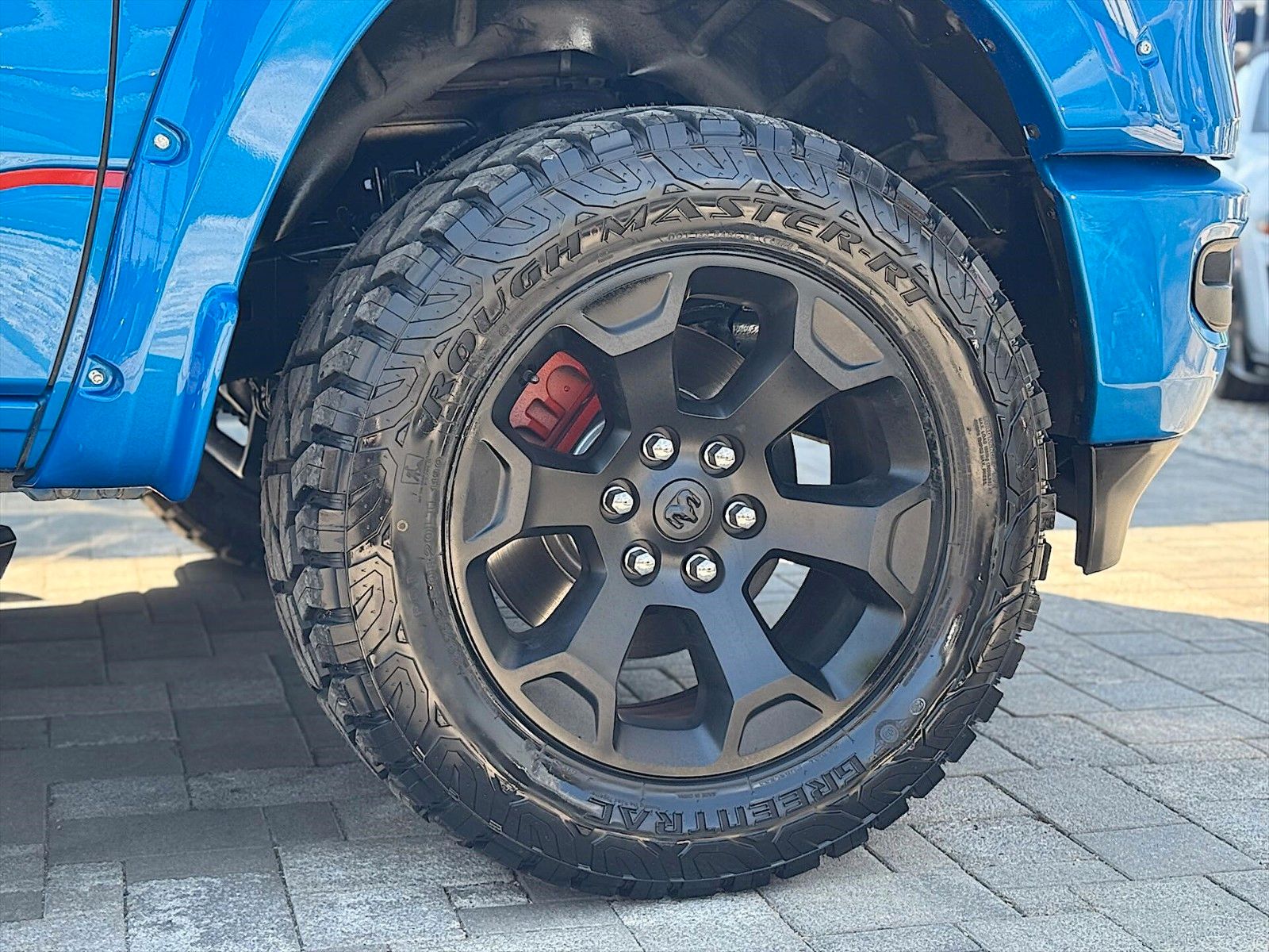 Fahrzeugabbildung Dodge RAM 5.7 V8 HEMI Night Editon Offroad 4x4 LONGBED