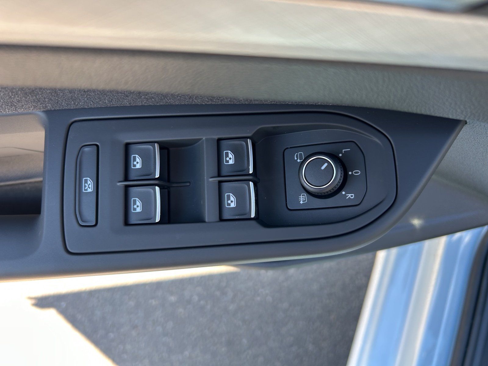Fahrzeugabbildung Volkswagen Golf VIII 1.5 eTSI 85 kW Life Kamera,LED,Navi,LM