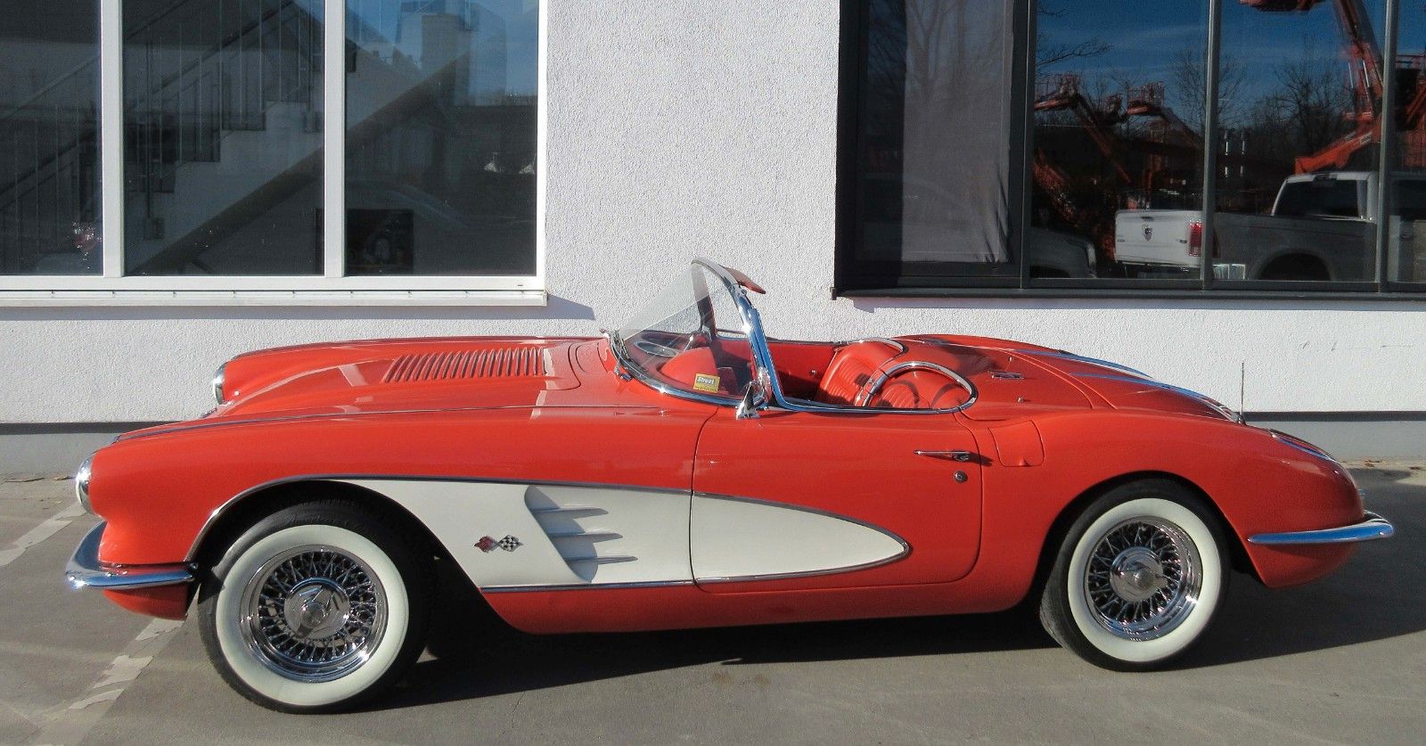 Vehicle photo 2