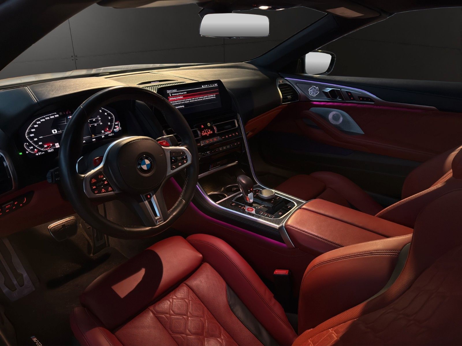 Fahrzeugabbildung BMW M8 Comp xDrive B&W/Keramik/SportAGA/Carbon/Laser