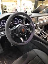 Porsche Panamera GTS, vulkangrau met. HUP, AHK, PDDC - Porsche Gebrauchtwagen in Wesel