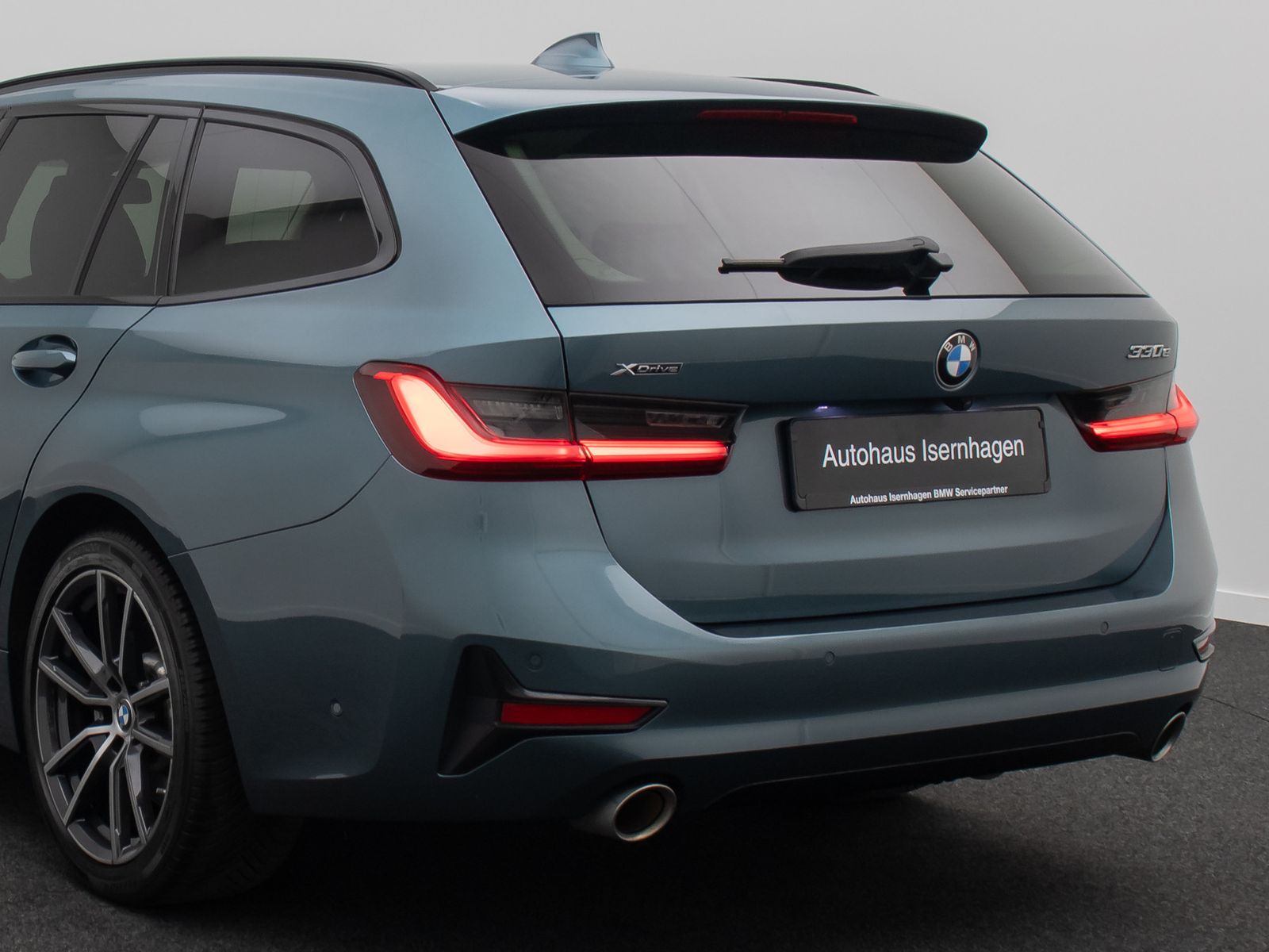 Fahrzeugabbildung BMW 330e xD SportLine Kamera DAB HiFi Stop&Go Komfor