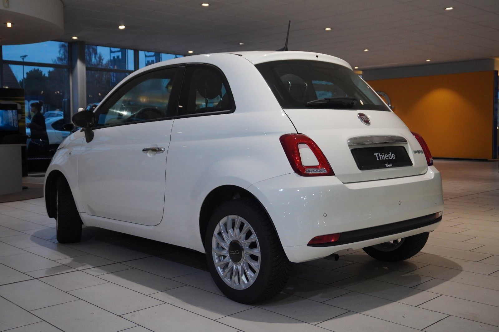 Fahrzeugabbildung Fiat 500 1.0 GSE HYBRID DOLCEVITA NAVI/LED/PDC/DAB+