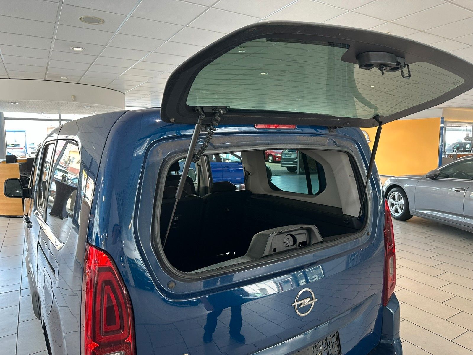 Fahrzeugabbildung Opel Combo Life 1.5D L2H1 NAVI/LED/PDC/DAB+