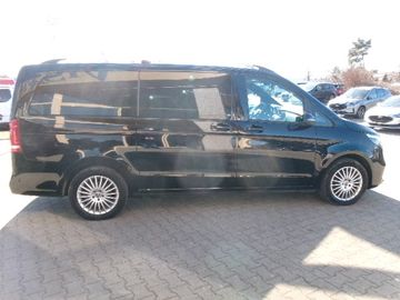 Mercedes V 220 - 9