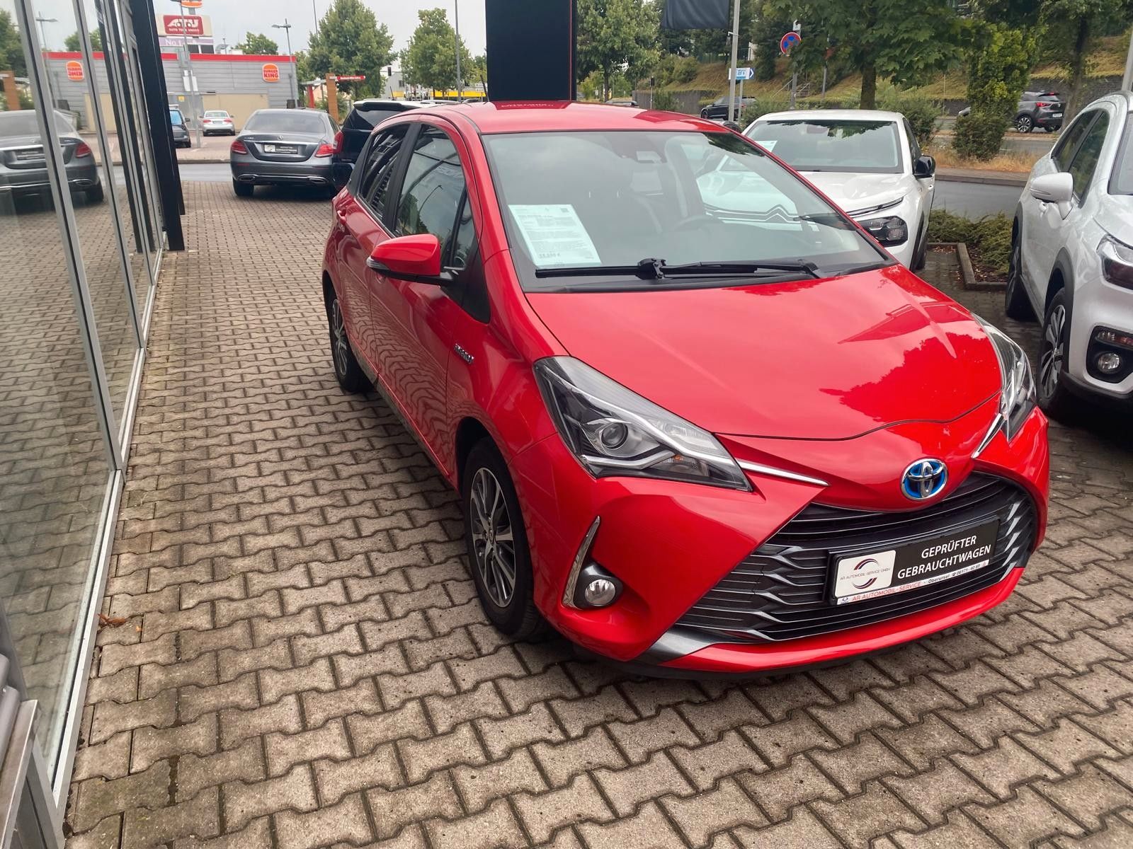 Toyota Yaris Hybrid Y20 Club imagem 3