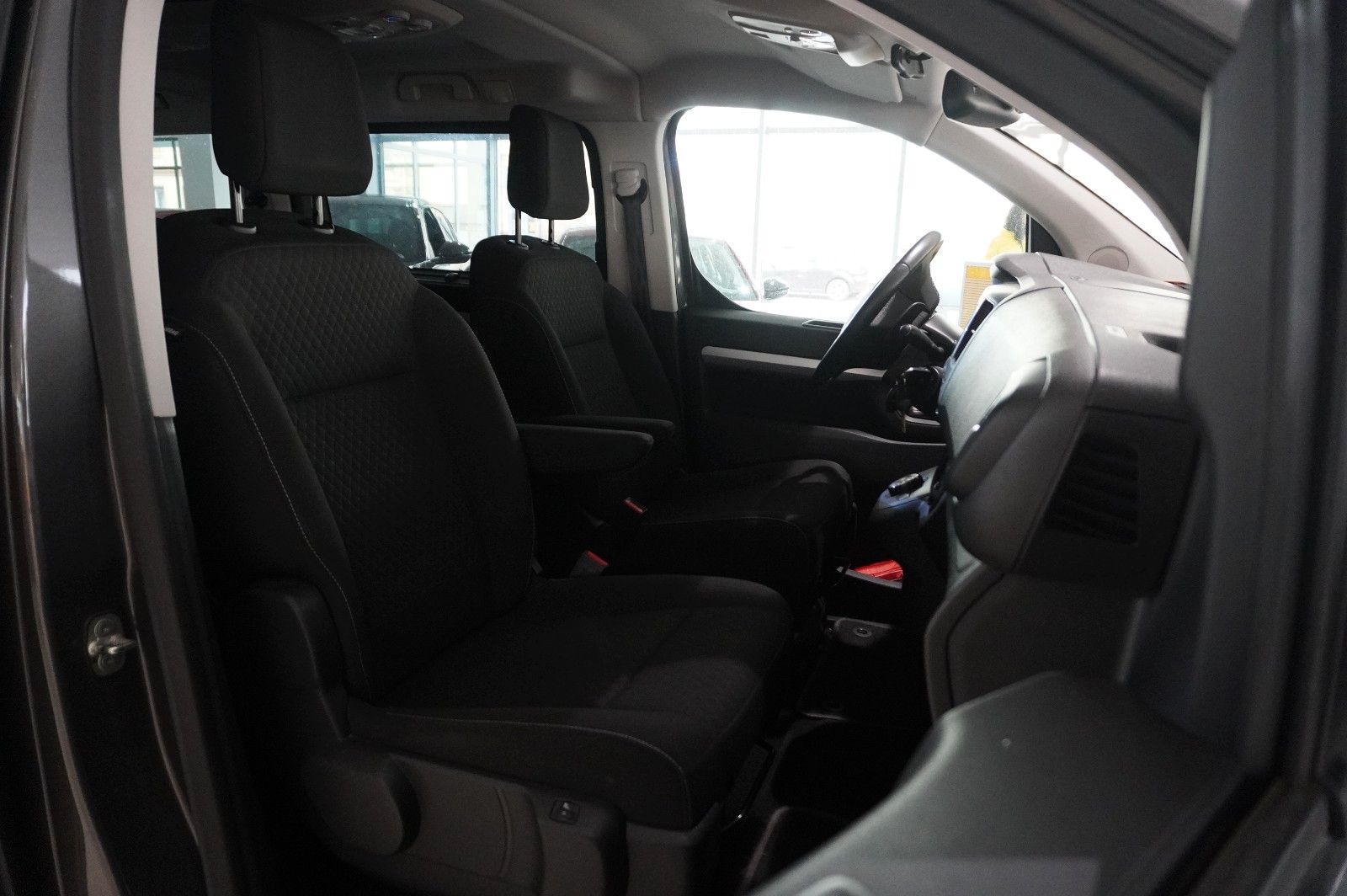 Fahrzeugabbildung Opel Zafira Life 2.0D "L" EDIT. 8-SITZE NAVI/LED/AHK