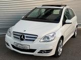 Mercedes-Benz B 200 Turbo Navi* HarmanKardon* Sitzheizung* - Mercedes-Benz B 200: Turbo