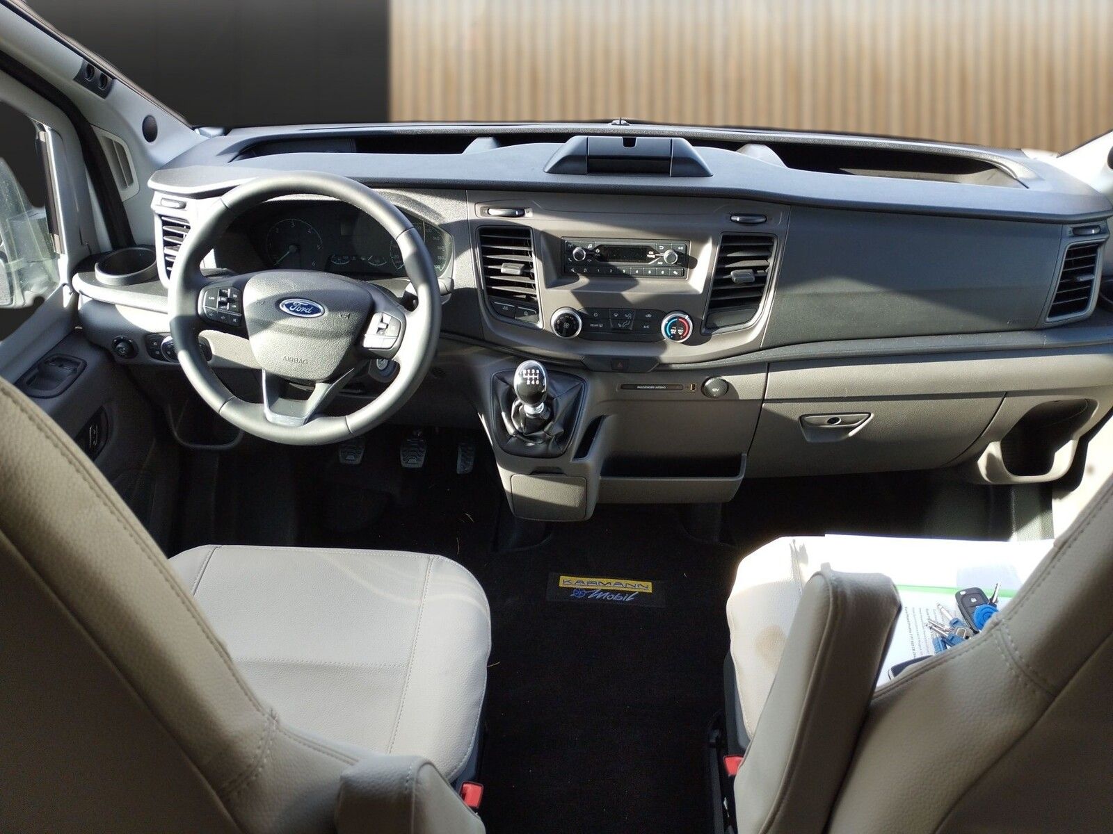 Fahrzeugabbildung Karmann Dexter 4x4 DE 560 AW Markise, Rückfahrkamera