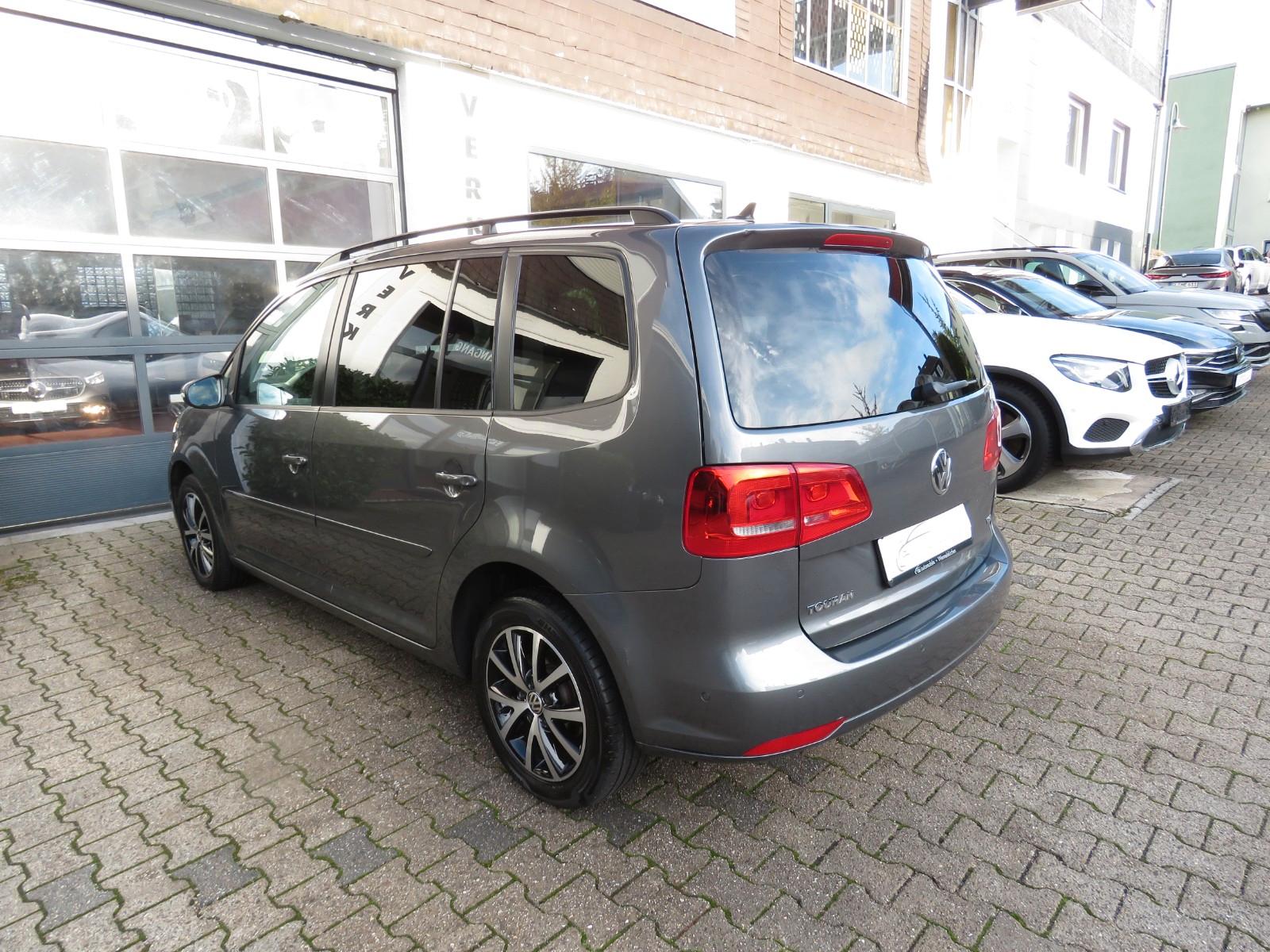 Volkswagen Touran Comfortline / AUTOMATIK / 7 SITZER