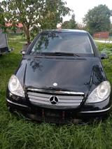 Mercedes-Benz Merzedes Benz A 169 Avangard - Mercedes-Benz E 200: Kleinwagen