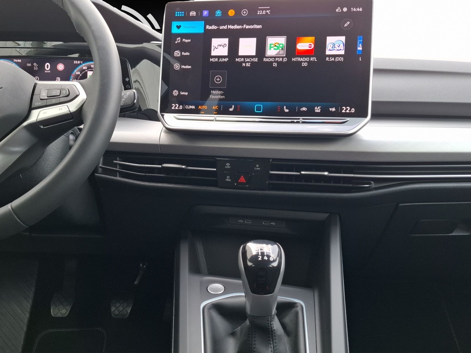 Fahrzeugabbildung Volkswagen Golf VIII TSI Life LED Navi AID ACC RFK SHZ