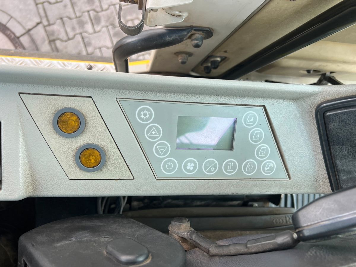 Fahrzeugabbildung Liebherr A 900 C ZW Litronic / 18.866h / 2008