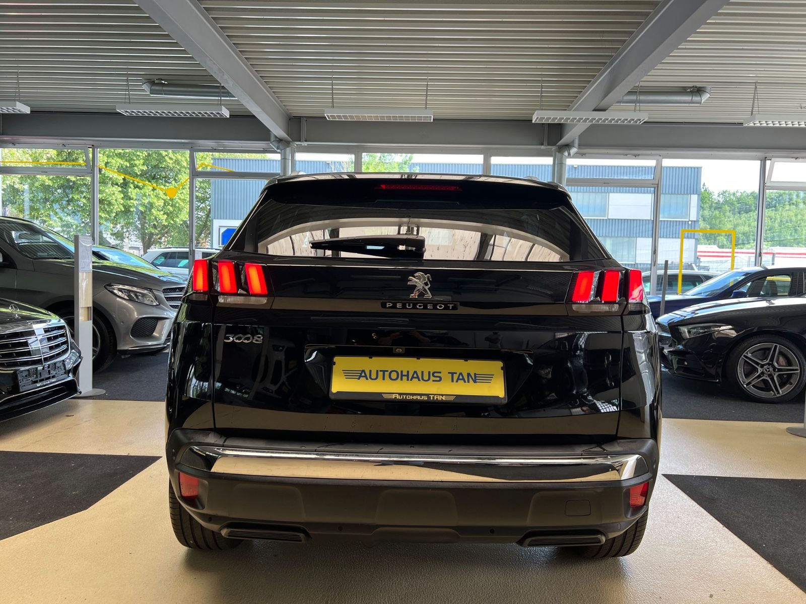 Fahrzeugabbildung Peugeot 3008 Allure