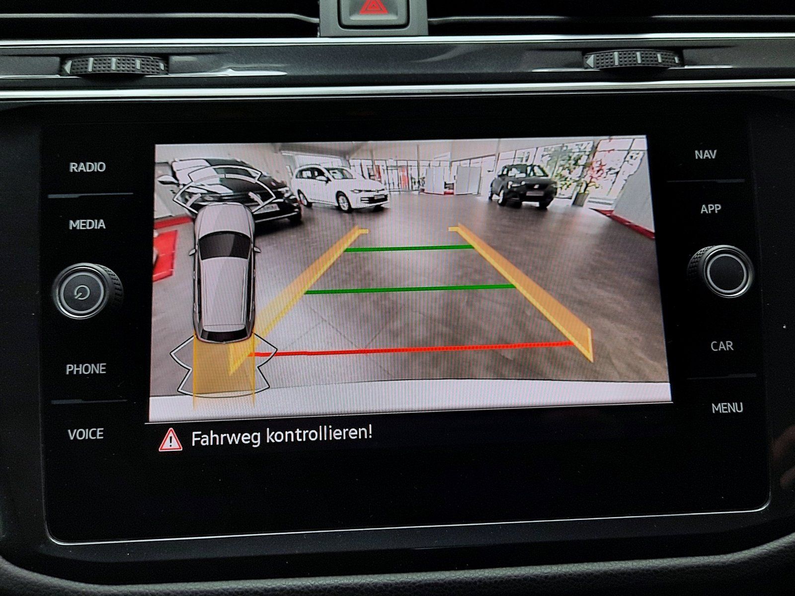 Fahrzeugabbildung Volkswagen Tiguan Active TSI *Navi*Cam*LED*PDC*Sitzhzg*ACC*
