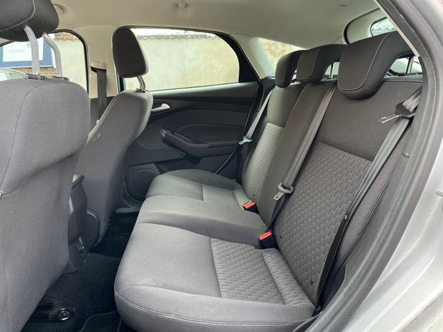 Ford Focus Lim. 1.0 Champ.Edition KLIMAA/5 TRG/HU:NEU