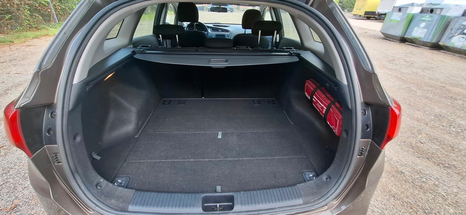 Kia cee'd Sportswagon 1.6 GDI Dream-Team Edition...