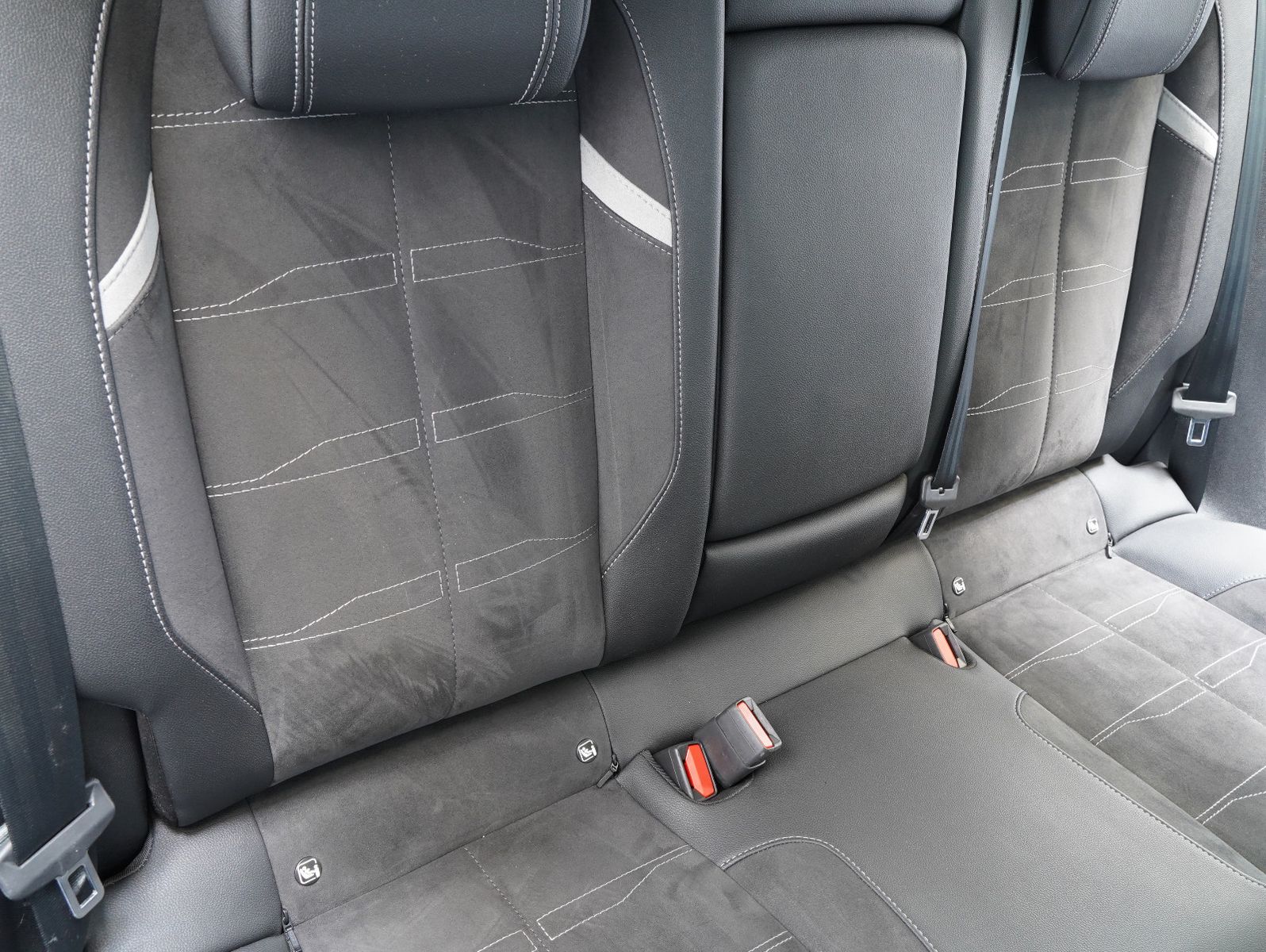 Fahrzeugabbildung Opel Astra L 1.5 D Sports Tourer GS Line PANO