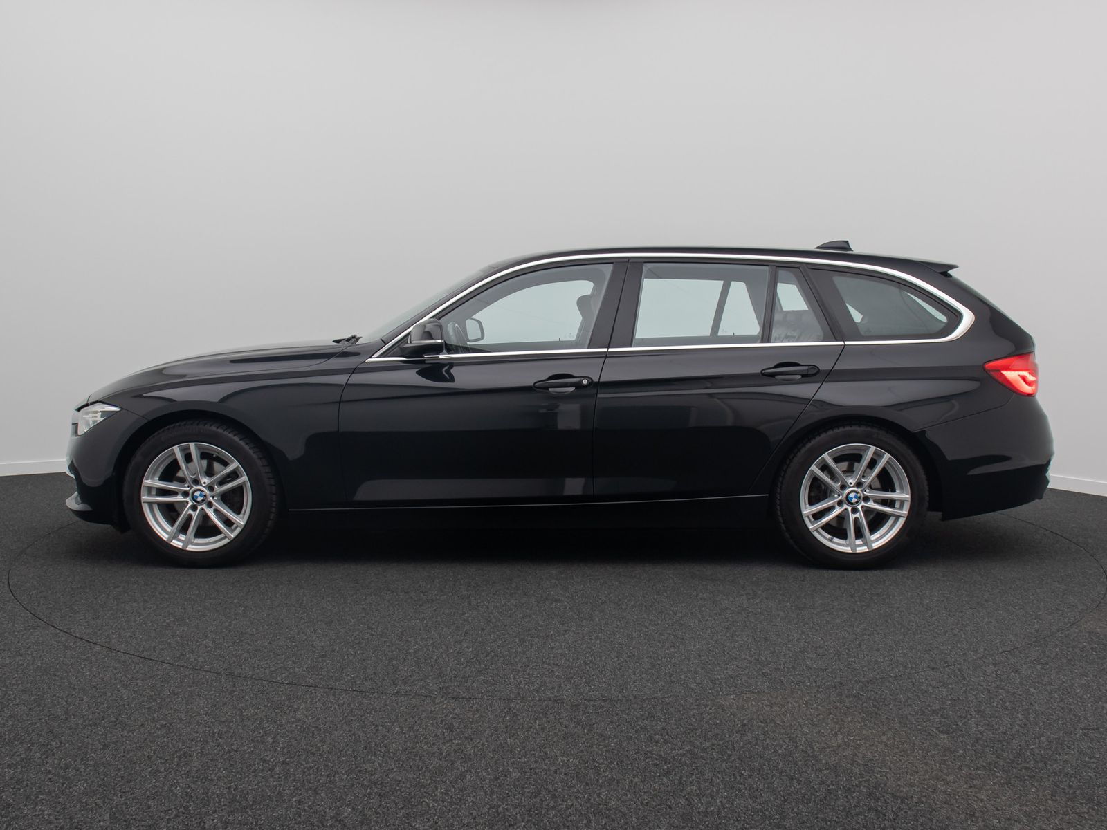 Fahrzeugabbildung BMW 320d Luxury Line HiFi PDC Leder Sportsitz 17Zoll