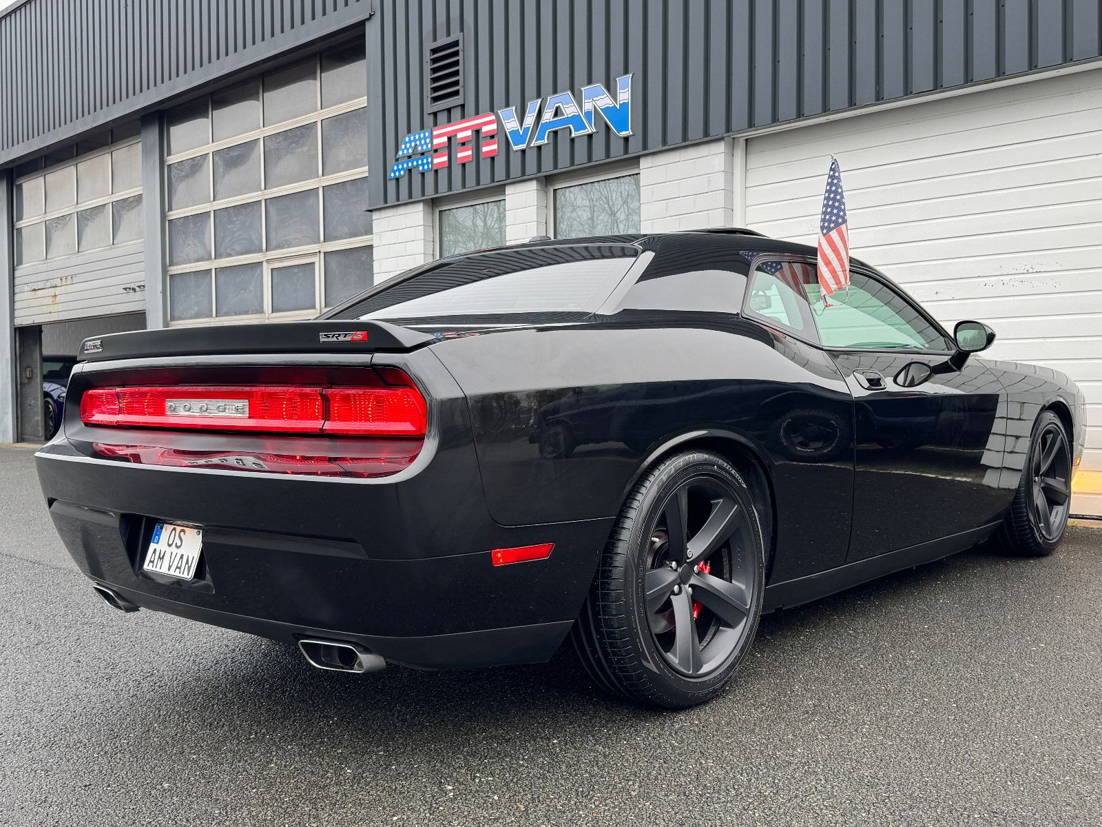 Fahrzeugabbildung Dodge Challenger 6.1 SRT-8 Neuwagenimport EU Navi SD