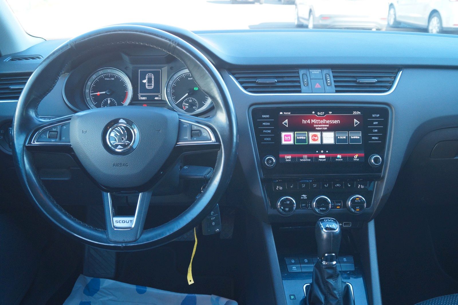 Fahrzeugabbildung SKODA Octavia Combi Scout 4x4 *TÜV, Inspektion neu