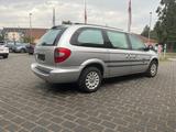 Chrysler Grand Voyager Limited 2.5 CRD Leichenwagen - Chrysler Grand Voyager: Le