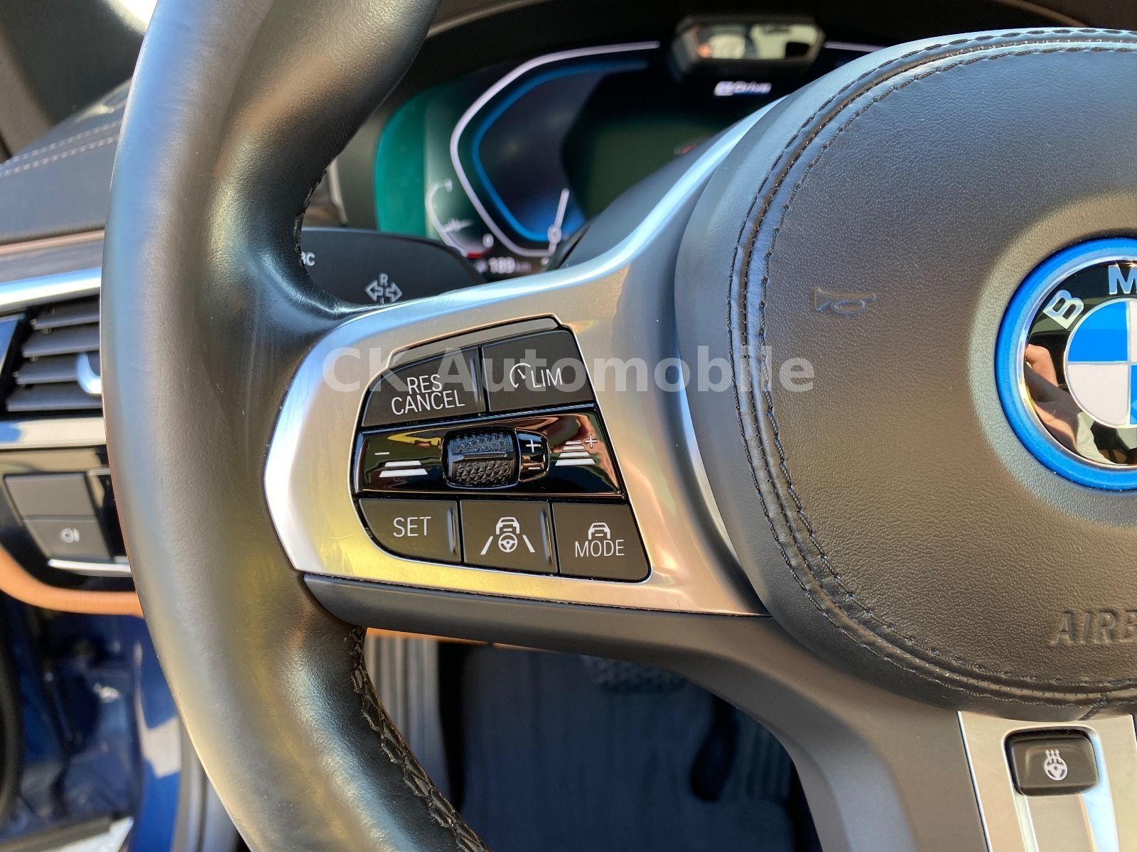 Fahrzeugabbildung BMW 545e Lim.xDrive Luxury Line/Laser/Navi/360°K/AHK