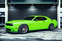 DODGE Challenger SRT 6.4l V8 - Unfallfrei - DE Modell