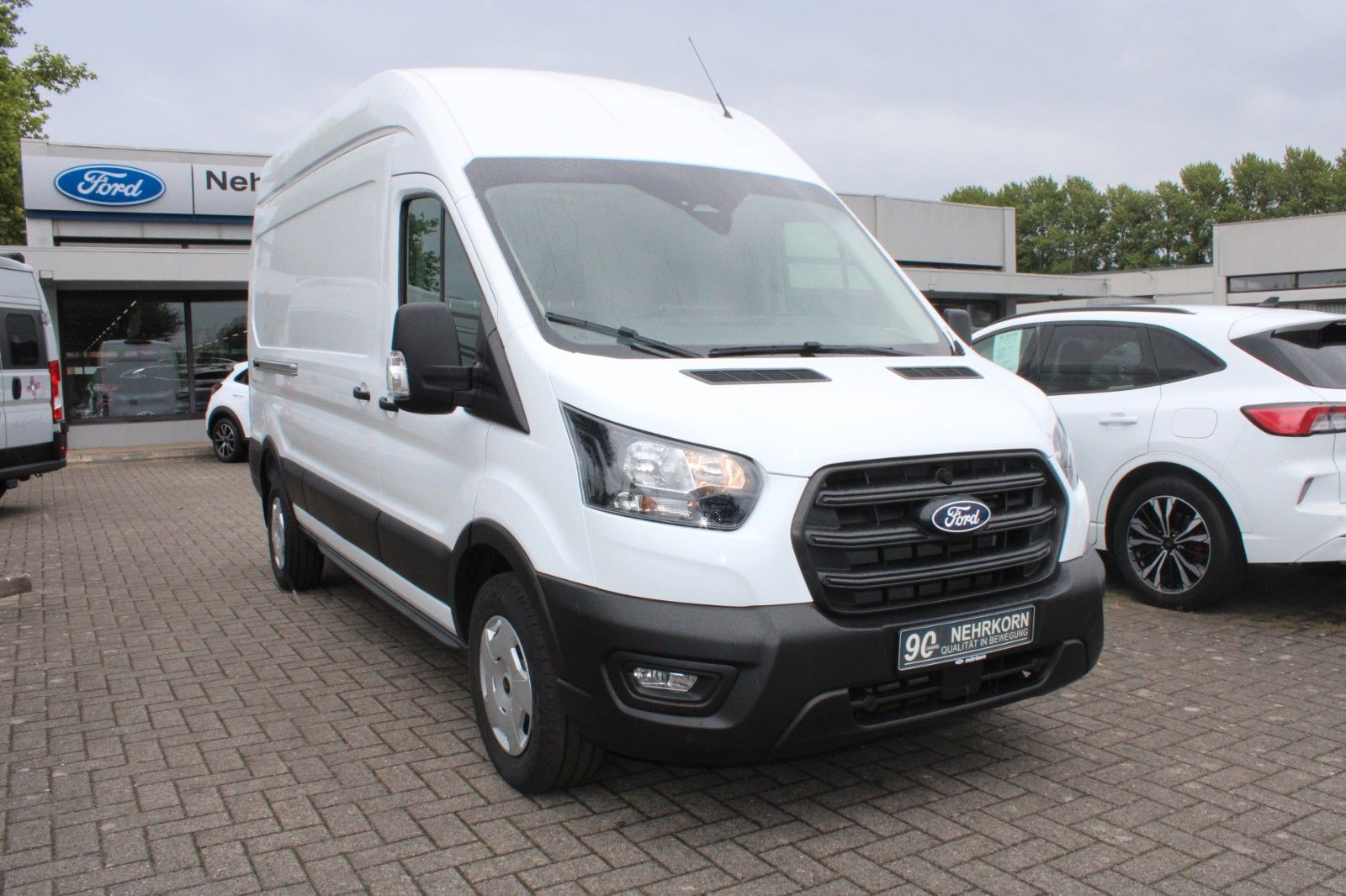 Fahrzeugabbildung Ford Transit L3 H2 Kasten LKW HOCHDACH KLIMA AHK CAM