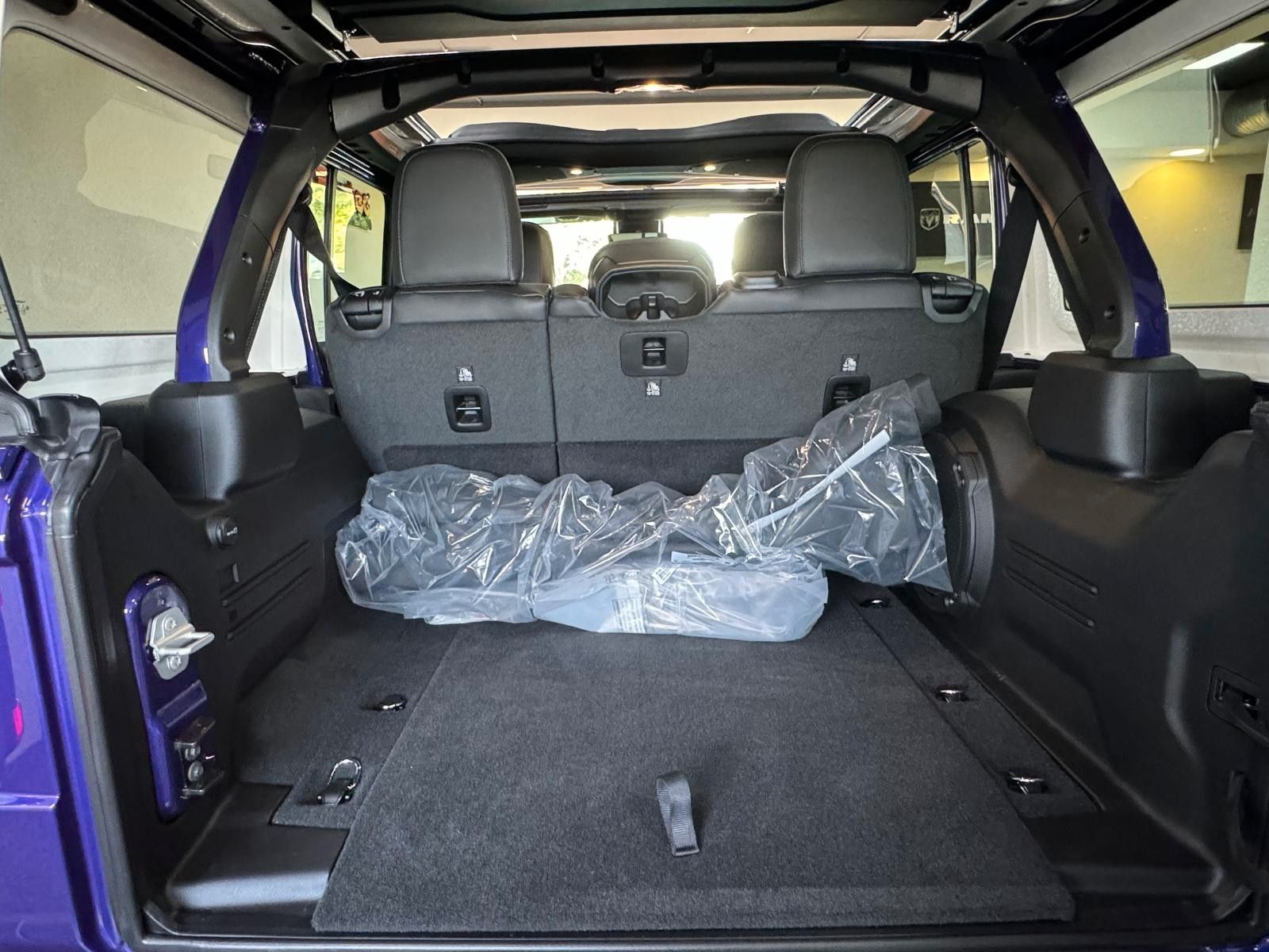 Fahrzeugabbildung Jeep MOAB 392-6.4L HEMI V8-WINDE-SKY ONE-35"