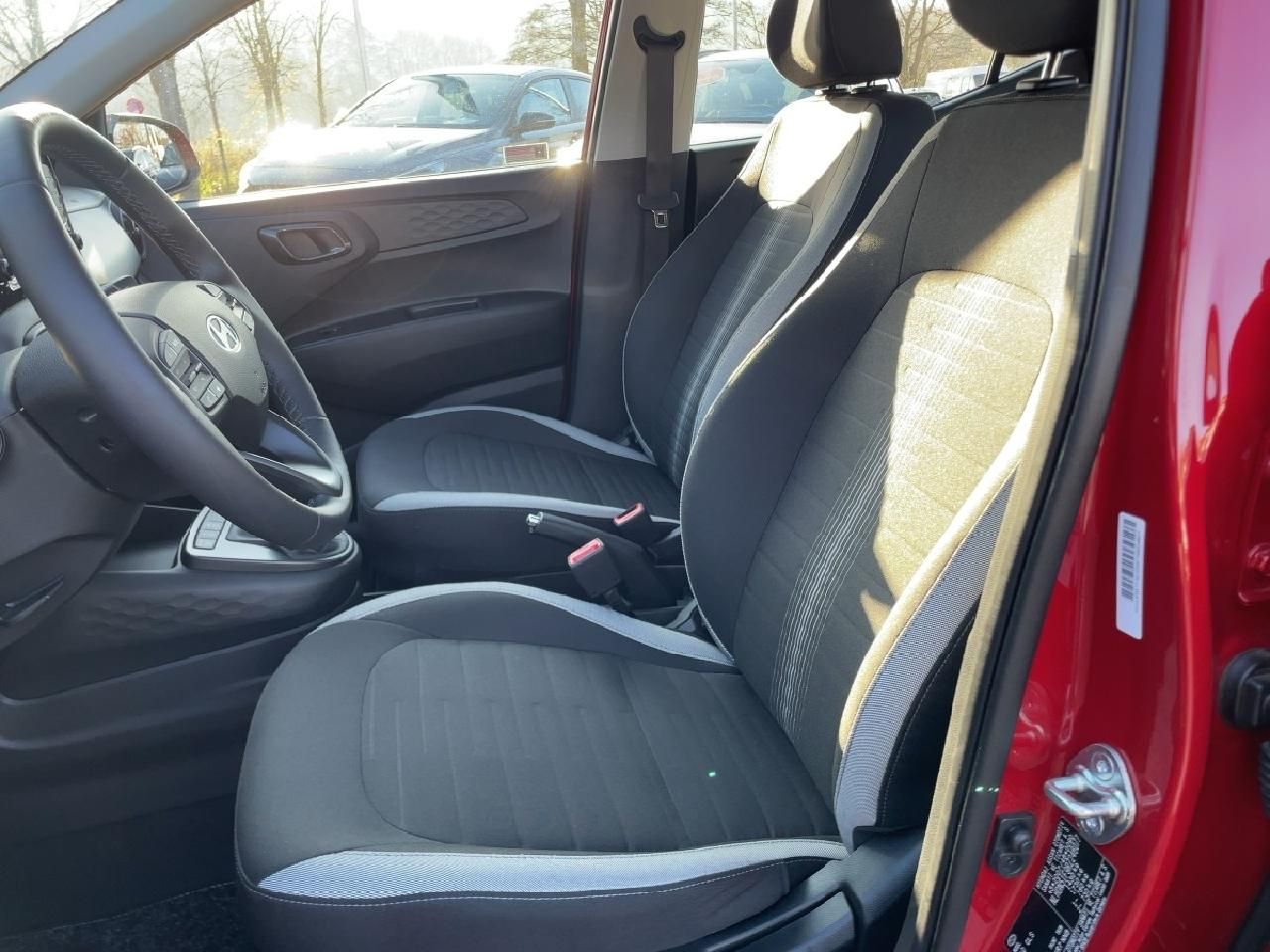 Fahrzeugabbildung Hyundai i10 Trend 84PS Automatik Navi SHZ EPH+Kamera DAB