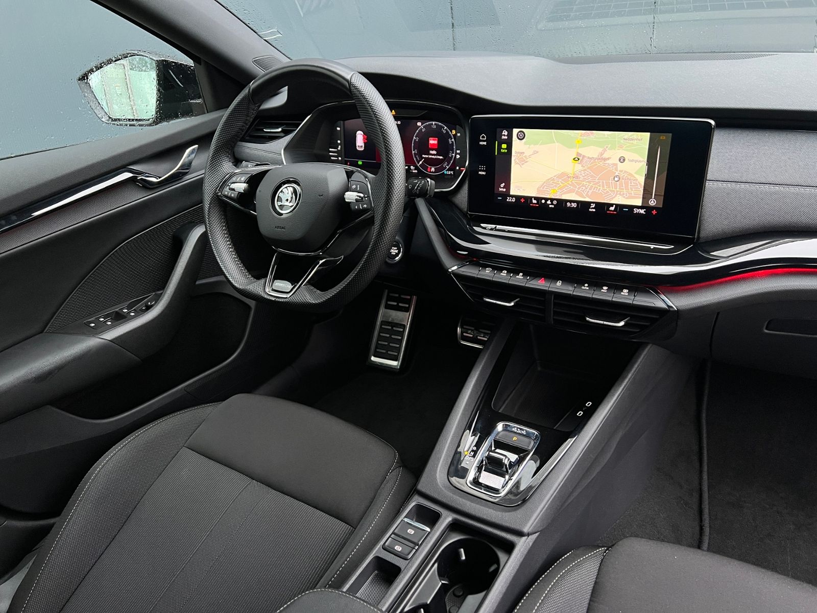 Fahrzeugabbildung SKODA Octavia Combi IV Sportline 2.0 TSI DSG 4x4 *LED,