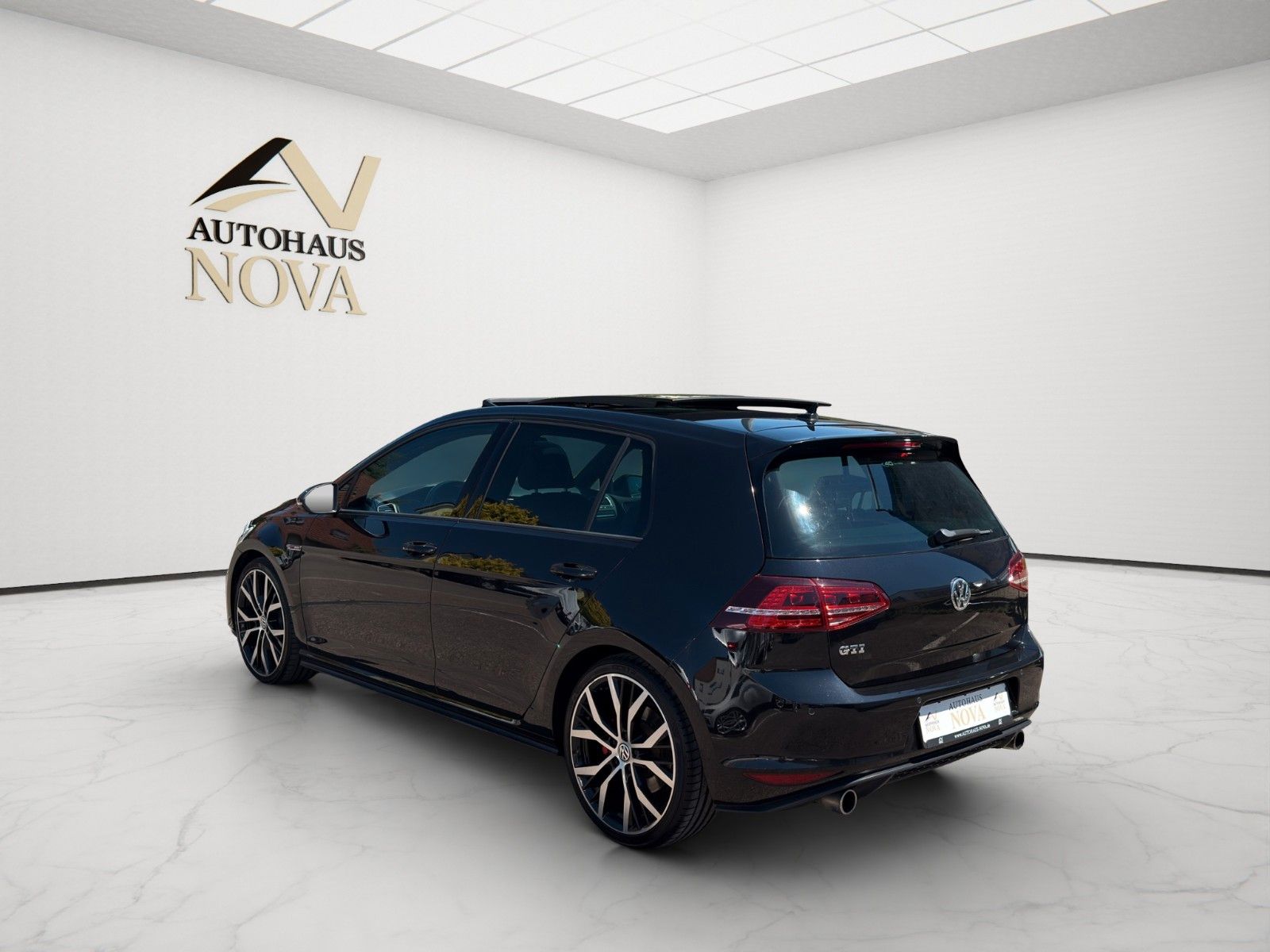 Volkswagen Golf VII Lim. GTI BMT-93.000KM-NAVI-19.ZOLL-PANO foto 4