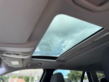 Mercedes E 220 - 11