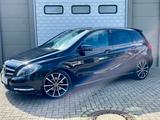 Mercedes-Benz B-Klasse B 180 BlueEfficiency * Night-Paket - Mercedes-Benz B 180: Blueefficiency