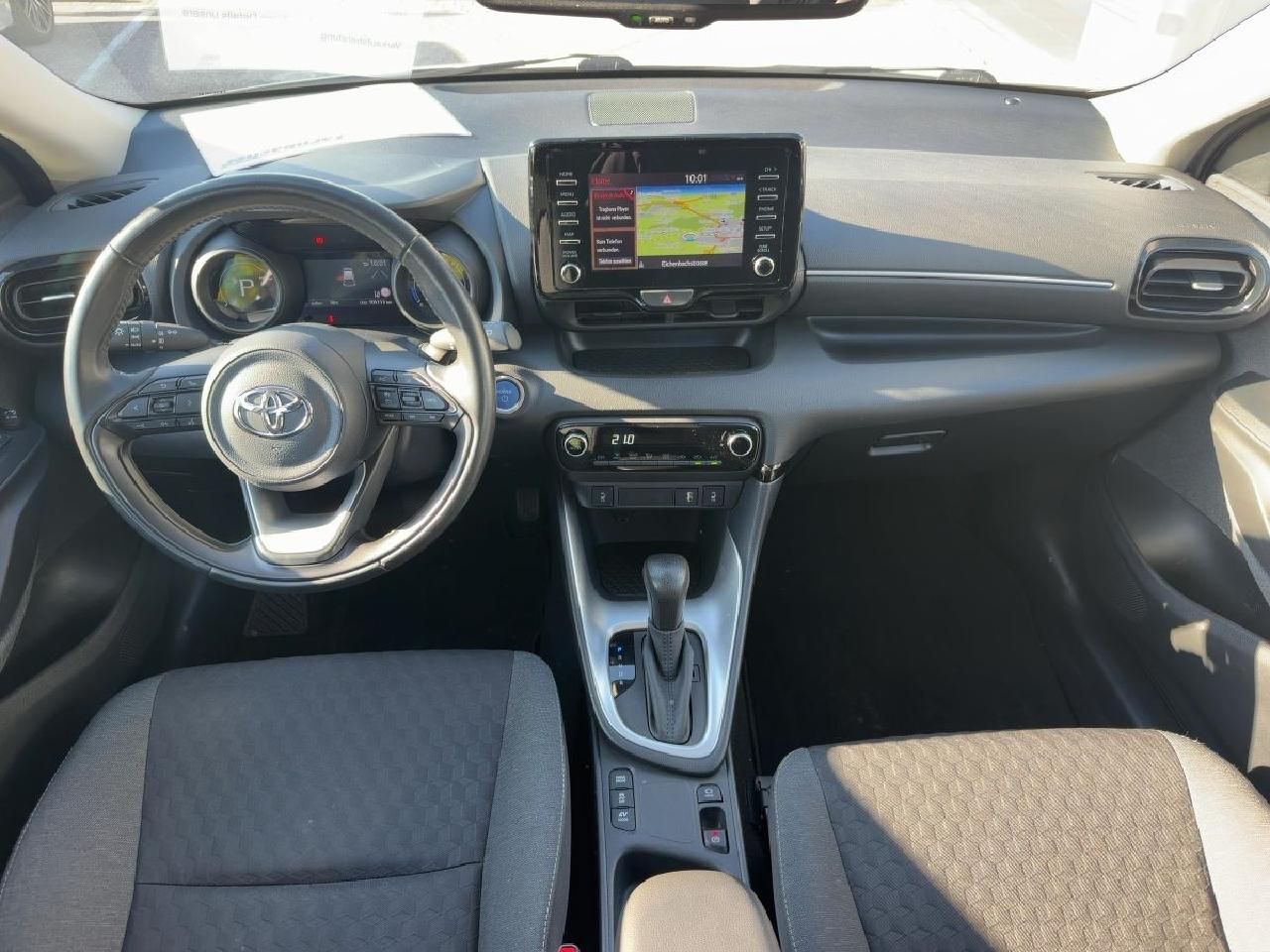 Fahrzeugabbildung Toyota Yaris 1,5 Hybrid Club *AHK+SHZ+Comfortpaket